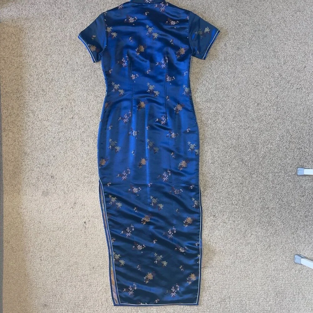Blue traditional Chinese silk dress (qi pao) - Picture 3 of 7